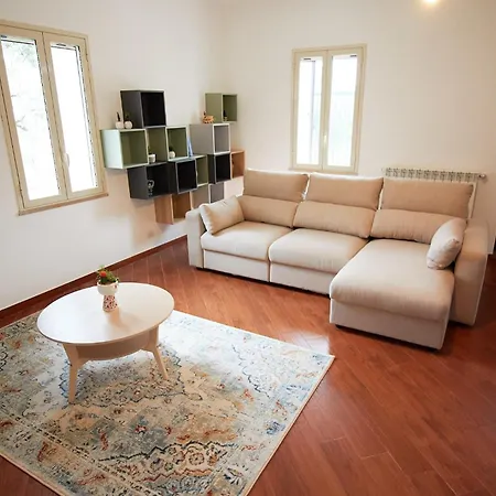 Daniela チェファル